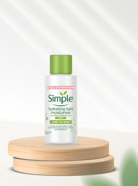 آبرسان و مرطوب کننده سیمپل (اصل) مناسب پوست حساس بدون عطر 50 میل simple hydrating light moisturiser