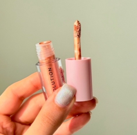 هایلایتر مایع رولوشن رنگ برانزد گلو bronzed glow (اصل) highlight liquid revolution