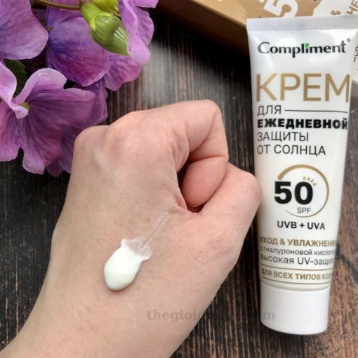 کرم ضد آفتاب مات کننده کامپلیمنت با SPF50، حجم 50 میل ساخت روسیه