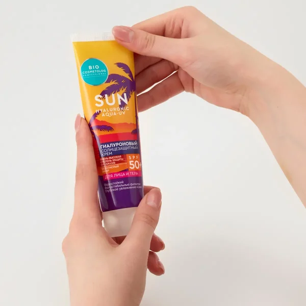 کرم ضد آفتاب SPF50+ بیو کاسمتولوگ فیتو کازمتیک حاوی هیالورونیک اسید حجم ۵۰ میل